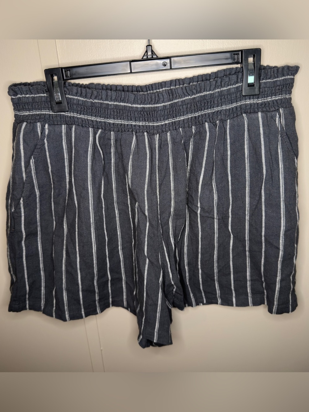 Universal Thread Womens XL Striped Linen Blend Shorts Gray White Elastic Waist